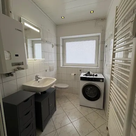 Neu Moebliert 3 70qm Mit Kueche, Balkon, Wc, Appartement *