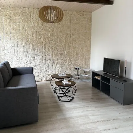 Appartement Neu Moebliert 3 70qm Mit Kueche, Balkon, Wc, *