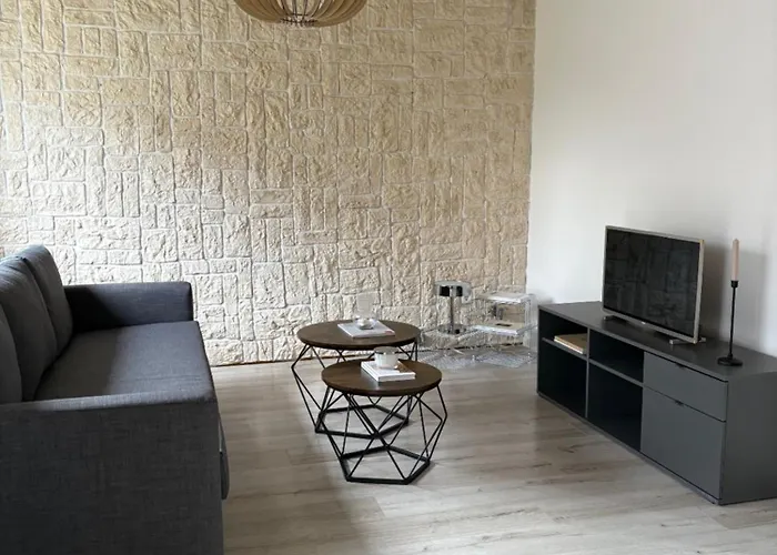 Apartman Neu Moebliert 3 70qm Mit Kueche, Balkon, Wc, *